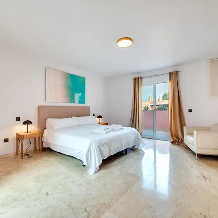 Fantastico Atico Duplex En Primera Linea De Golf 公寓 马尔韦利亚